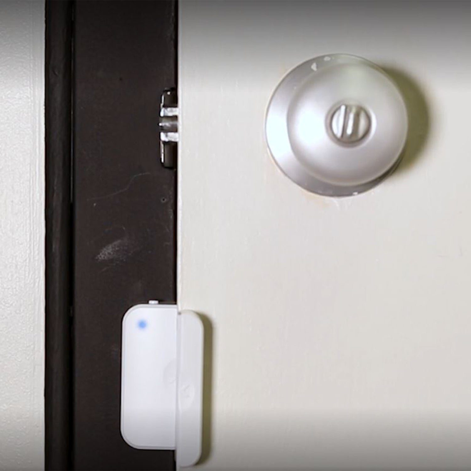 Battery-Powered Smart Wi-Fi Door Window Sensor